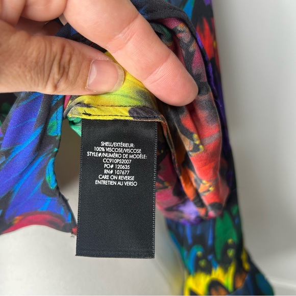 Alice + Olivia Red and Green Graphic Button Down Blouse - Picture 9 of 10